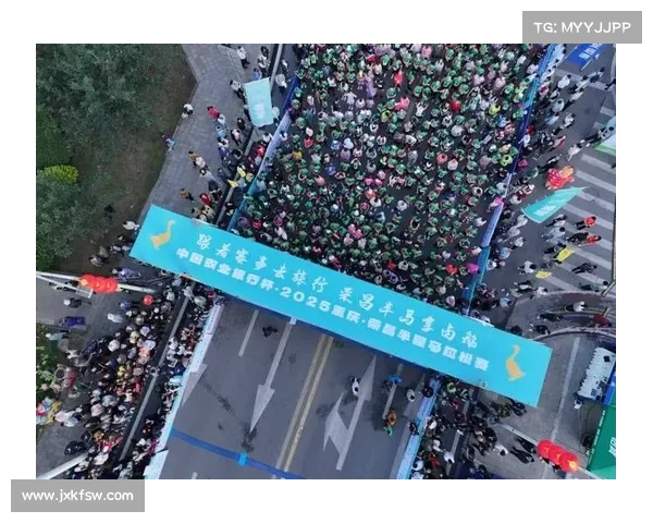 2025贵阳贵安樱花半马鸣枪开跑万余选手激情逐梦赛道 2025贵阳贵安樱花半马鸣枪开跑万余选手激情逐梦赛道